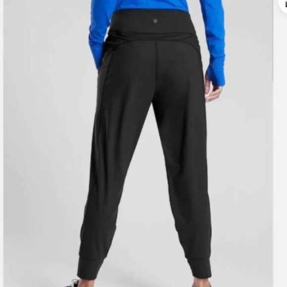 ATHLETA Distance Jogger Black Size Small - Picture 3 of 10